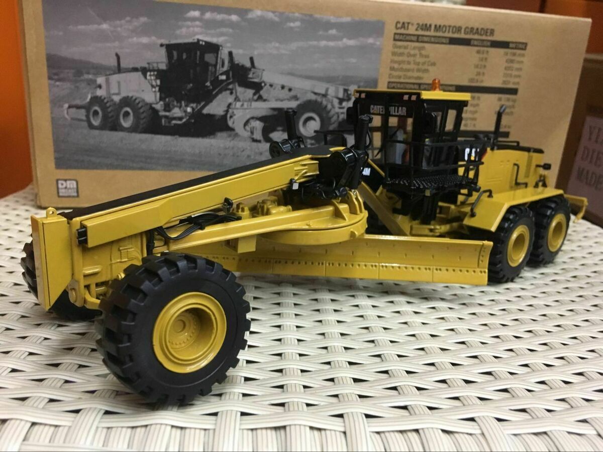 ミニカー 1/50 CAT 24 MOTOR GRADER 85552 ミニカー 1/50 CAT 24 MOTOR GRADER 85552