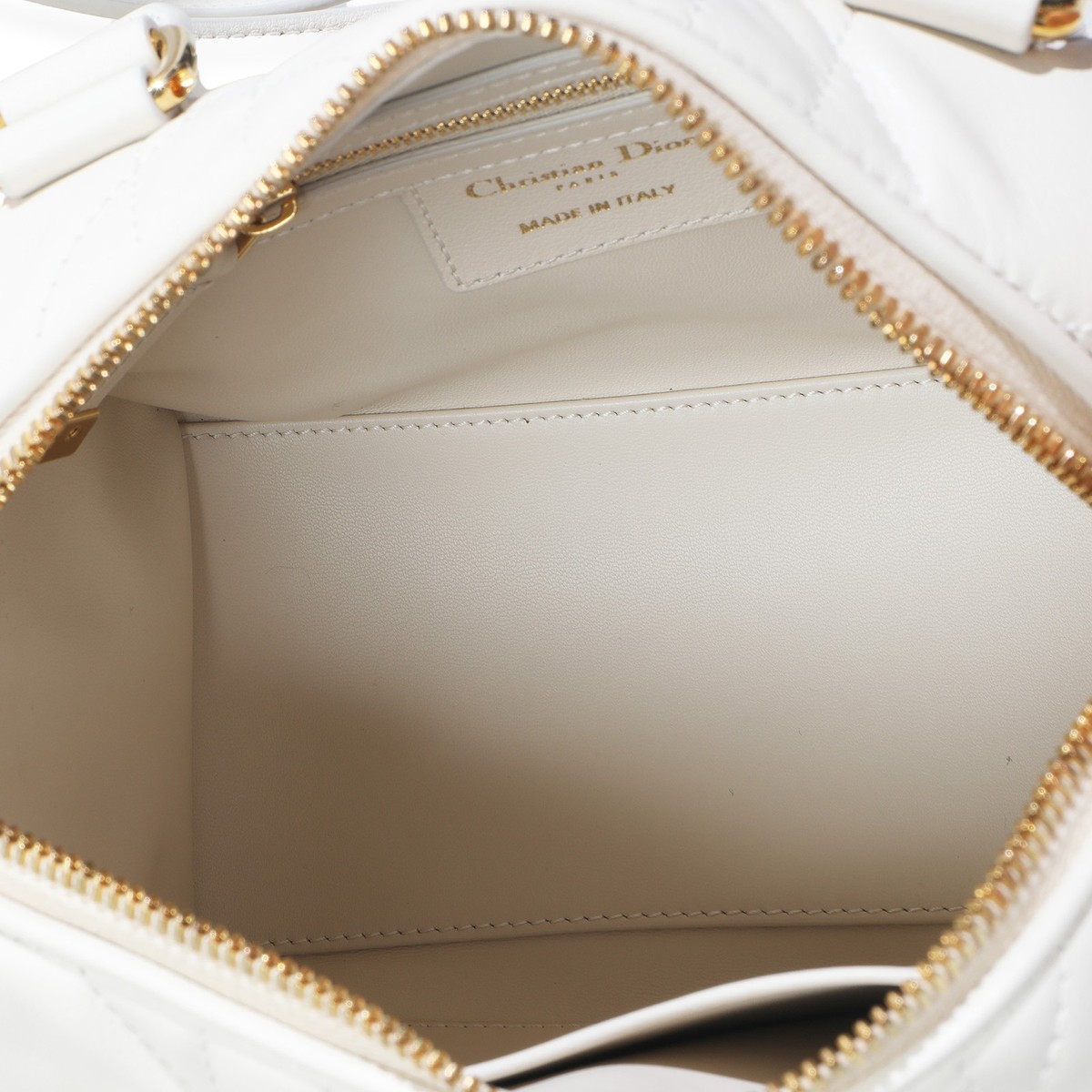 Dior ホワイト Y1000076_E100000070_E01_GHC.