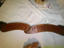 VINTAGE WOODEN WALL HANGING MERRY CHRISTMAS SIGN RIBBON LOOK ENGRAVED