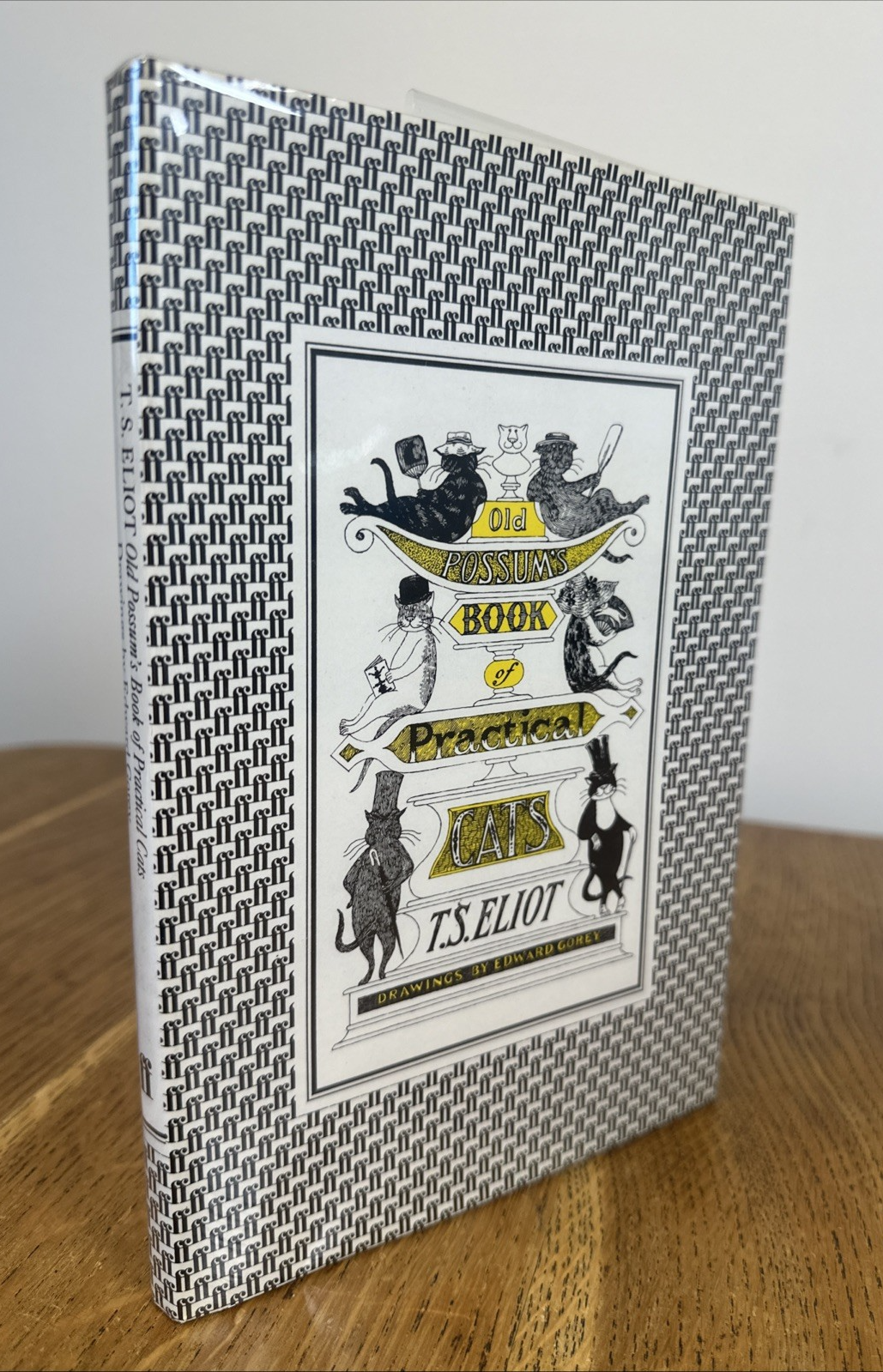 Old Possum's Book of Practical Cats by T.S. Eliot 1982 UK Illustrated HB 1st