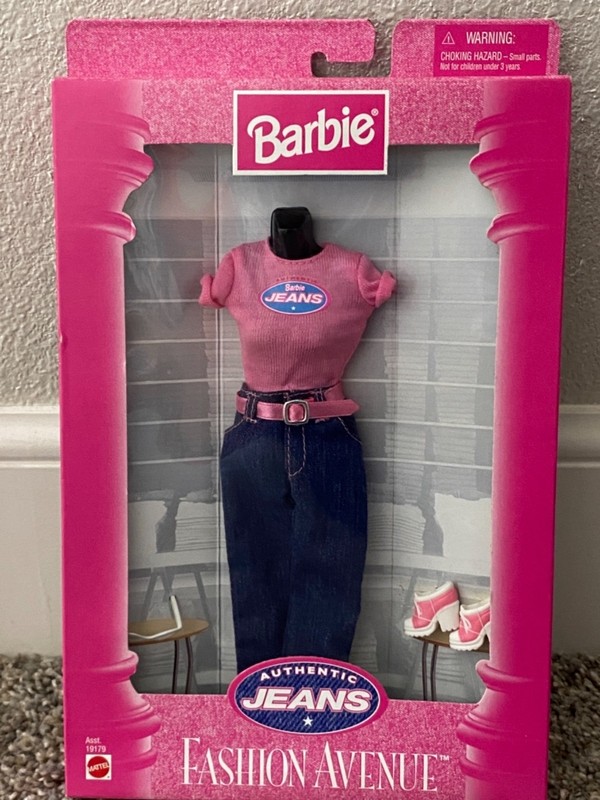 Authentic Fashion Avenue Jeans Barbie NRFB Hard to find 19179