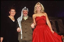 Rita Sussmuth and Yassir Arafat as well as Ute Ohoven at the U- 1997 Old Photo