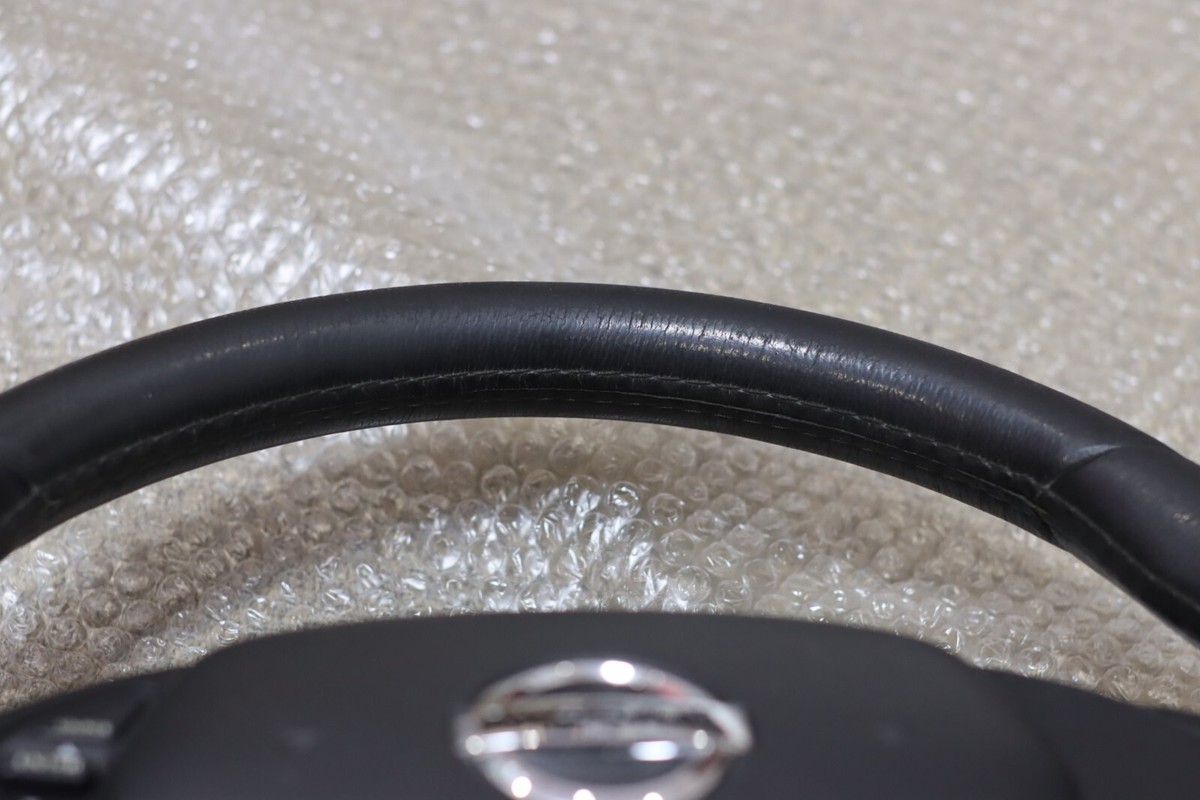 JDM Genuine Nissan V36 Skyline Leather Steering Wheel 3spoke CKV36