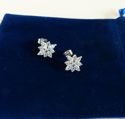 Damen Ohrringe Schneeflocke und weißer Kristall - Bijoux des Lys