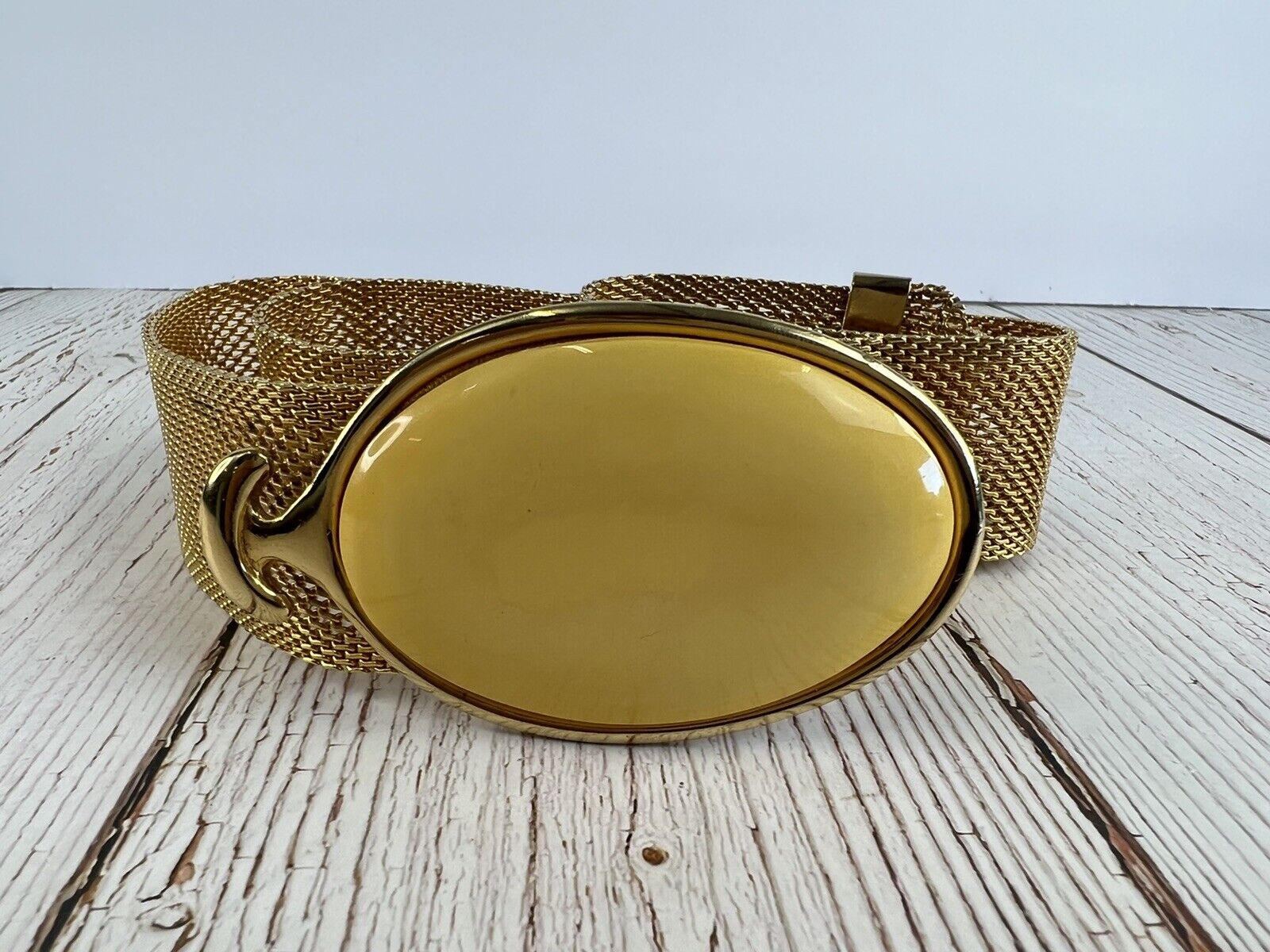 VTG Accessocraft NYC Gold Tone Metal Yellow Chain Link Clasp Belt