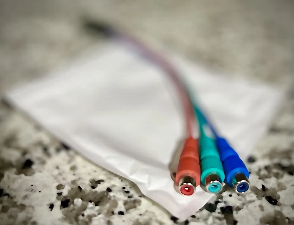 7-Pin S-Video - 3 RCA Female Component Breakout Splitter Cable Adapter TV Audio - Image 3 of 4