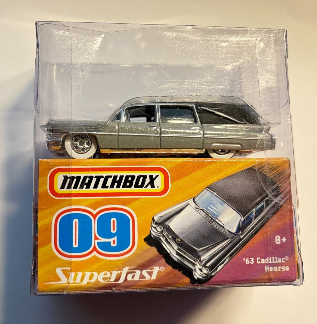 Matchbox 09 Superfast 63 Cadillac Hearse Silver Grey 2007 + Scooby Doo