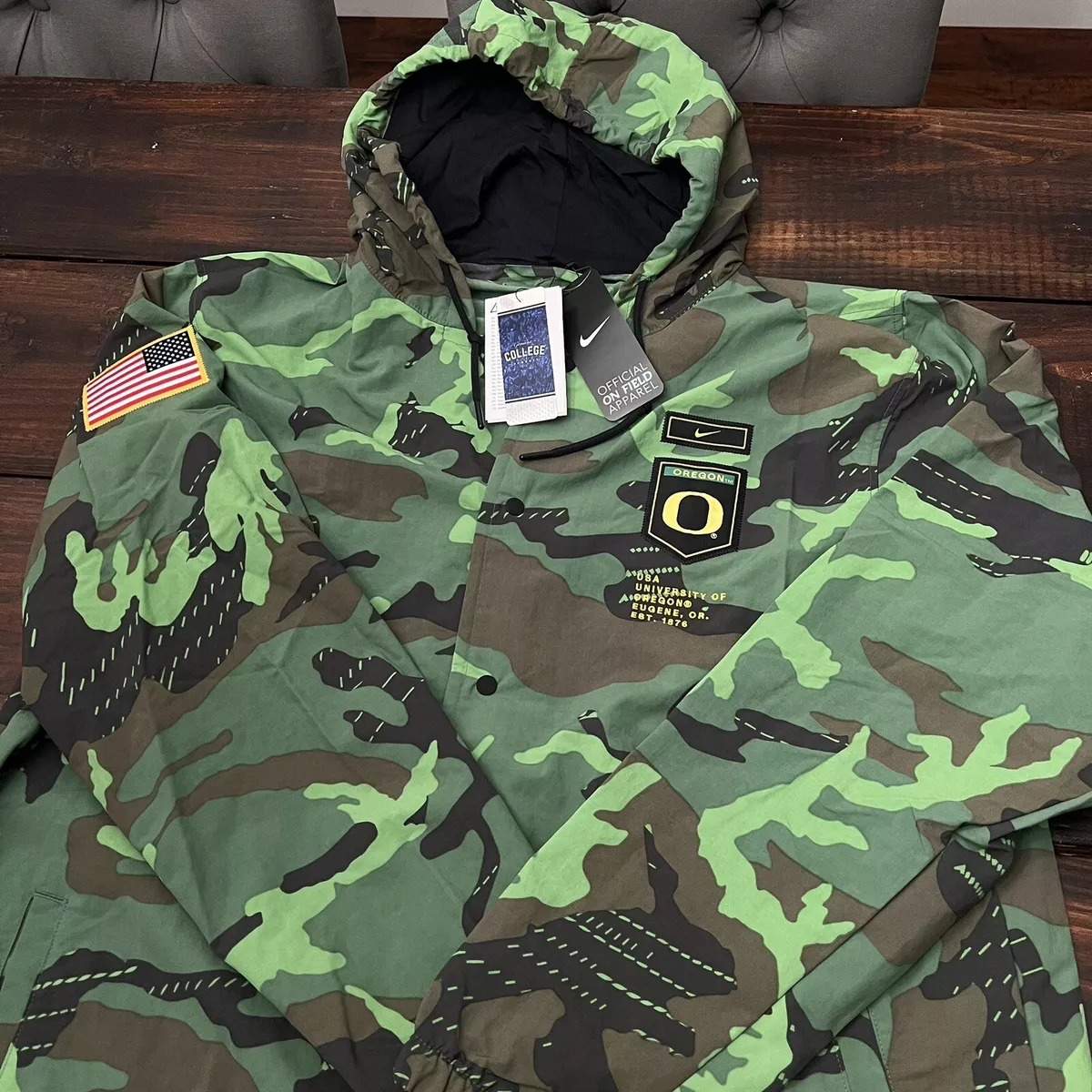 Nike camo windbreaker top