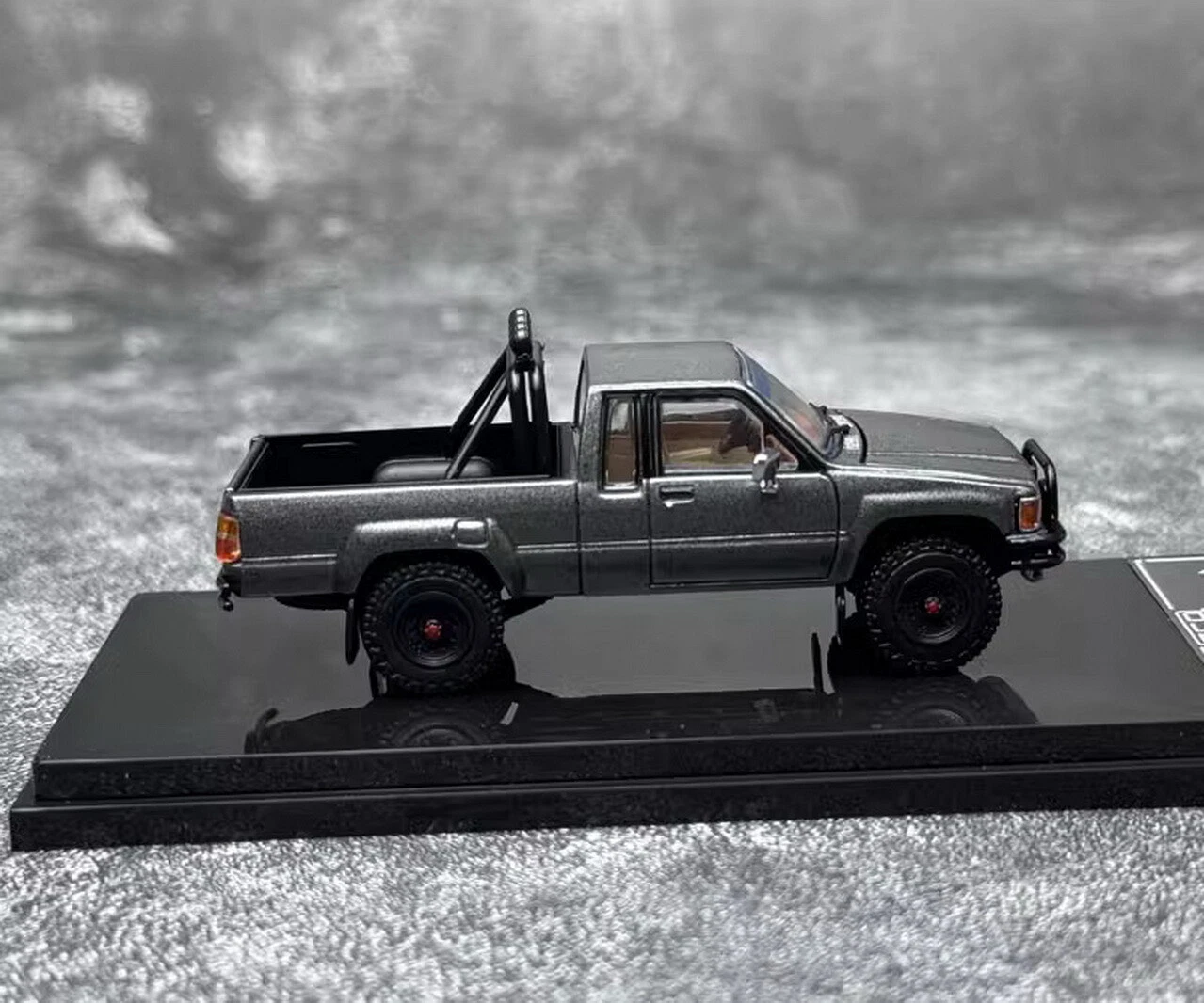 GCD ダイキャストトーク限定 1/64　1987 トヨタ・ハイラックス SR5 ダイキャストトーク特注品】 GCD 1/64 トヨタ ハイラックス SR5