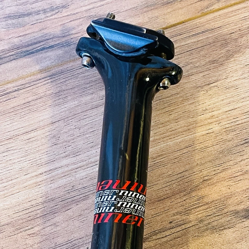 Tija de sillín de carbono usada Niner RDO 30,9 x 370 logotipo rojo Foto 4 de 4