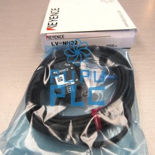 KEYENCE LV-NH32 Laser Sensor New