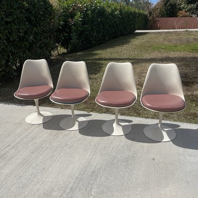 4 Original Vintage Knoll Saarinen Tulip Chairs