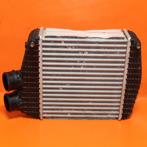 Maserati Ghibli 2014-2020 Right Intercooler P/N 670109551 Photo - $314