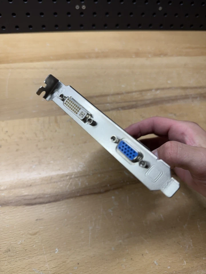 (J) ATI FireGL V3100 High Profile PCI-E 128MB DDR2 Video Graphics Card P9222 - Image 3 of 4