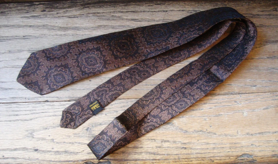 Pin Up vintage de corbata Peek A Boo de los años 50 Foto 2 de 4