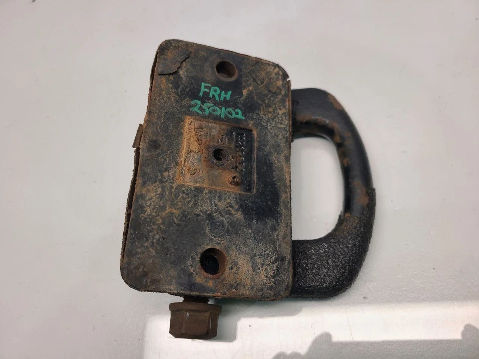 Hummer H3 2007 pasajero gancho de remolque delantero derecho Foto 3 de 4