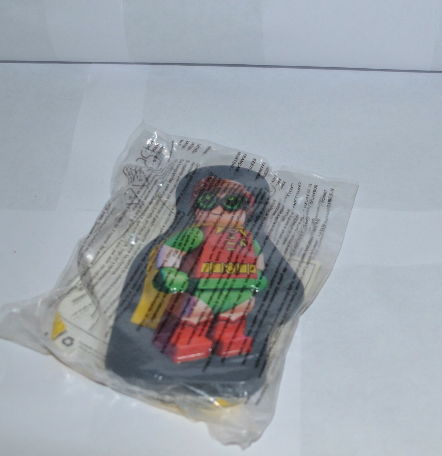 COLLECTABLE MCDONALDS HAPPY MEAL TOY FROM BATMAN.