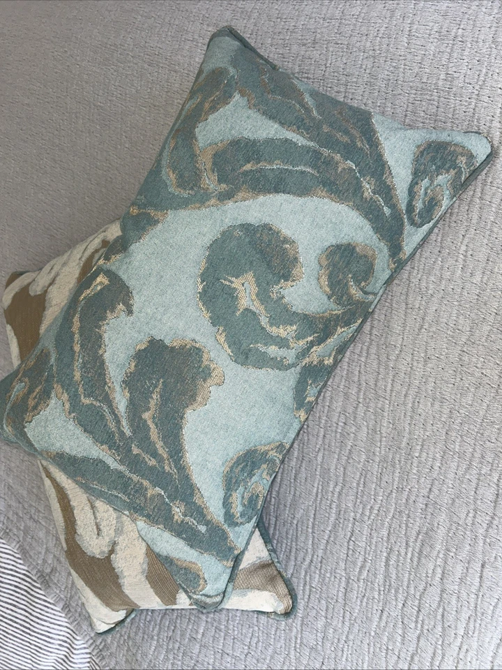 2x Feather Filled Rectangular Cushions. - Image 4 of 4