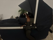 Silver Cross Wave Carrycot Charcoal Very Good Condition Indigo Blue 2021 Model