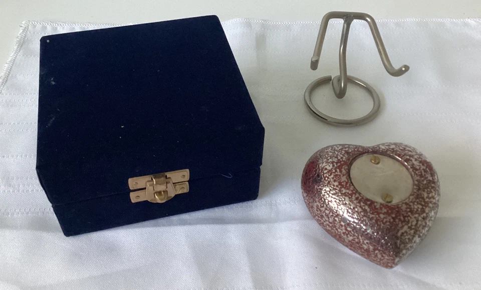 Brass Heart Keepsake Small Cremation Urn With Stand & Silk Lined Box - Image 3 of 4
