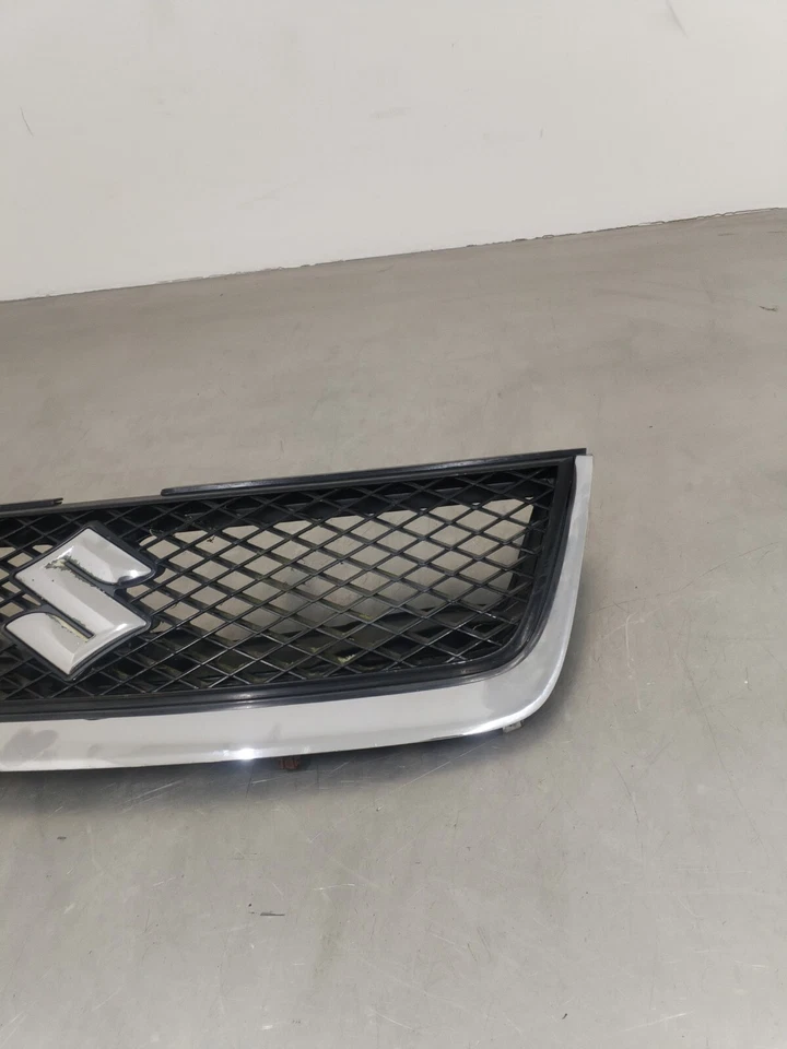 Suzuki Vitara front grill Mk3 2007 badge emblem matt black + Chrome 71743-65J0 - Image 3 of 4