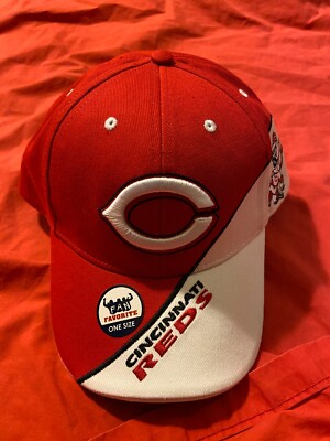 CINCINNATI REDS FAN FAVORITE CAP HAT BRAND NEW ON SIZE FITS ALL ADJUSTABLE