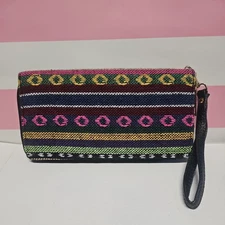 Old East Main Company Wallet Wristlet 13 Pockets Zip Closure Knit Multicolored