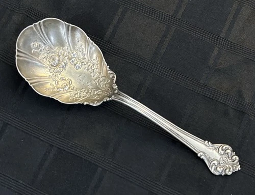Reed & Barton L’ Elegante Sterling Casserole Berry Spoon 9” Silver Circa 1900