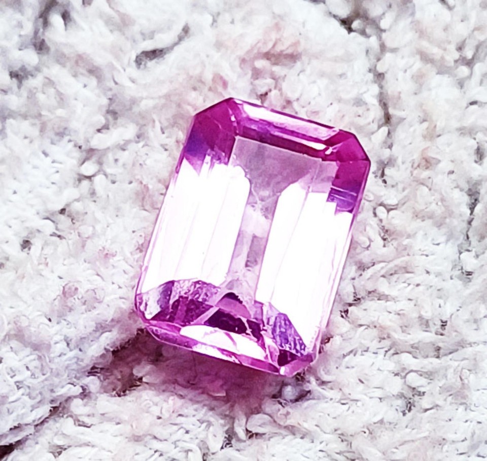 Émeraude Spinelle Naturelle Taillée 9.90 Ct Certifiée GGL, Pierre Libre ...