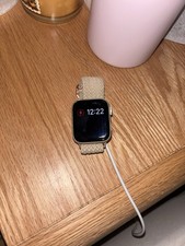 Apple Watch SE Starlight Aluminum iOS Compatible