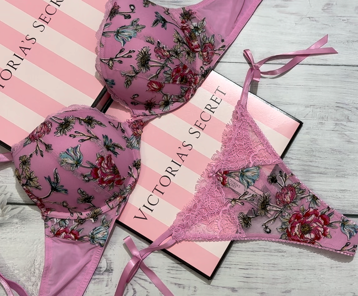 Victoria's secret スターダスト刺繍 ブラ 30A　セット Victoria's secret スターダスト刺繍 ブラ 30Aセット