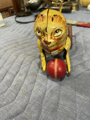 VINTAGE TIN CAT BY MAR TOYS WIND UP TOY 1940's  