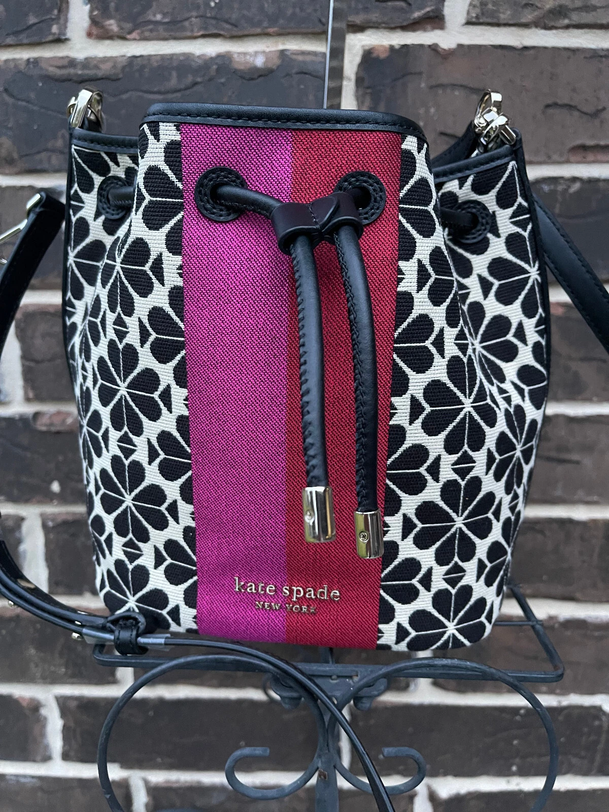 Borsa a secchio Kate Spade fiore di vanga jacquard nuova con etichette Med crema multi $328