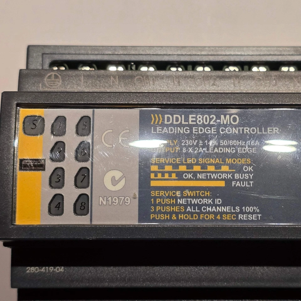 Philips DDLE802-MO Dynalite Leading Edge Controller 8 Ch 2A 230V (Pre-owned) - Image 2 of 4