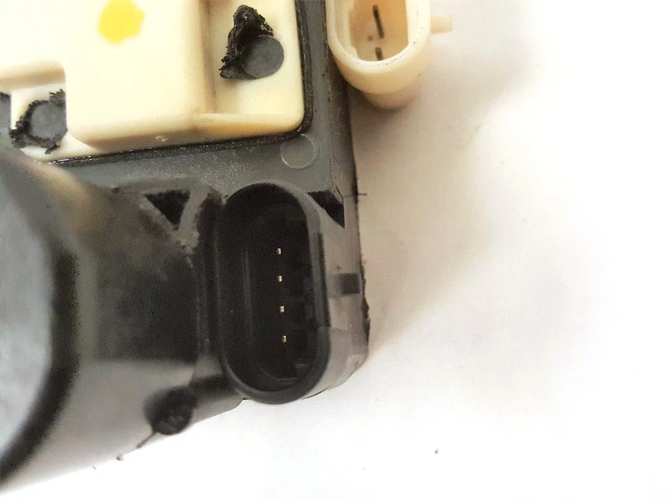 Оригинальная защелка замка пассажирской двери 15066131 с приводом подходит для Sonoma Blazer S10 1998-03 годов выпуска - Изображение 4 из 4