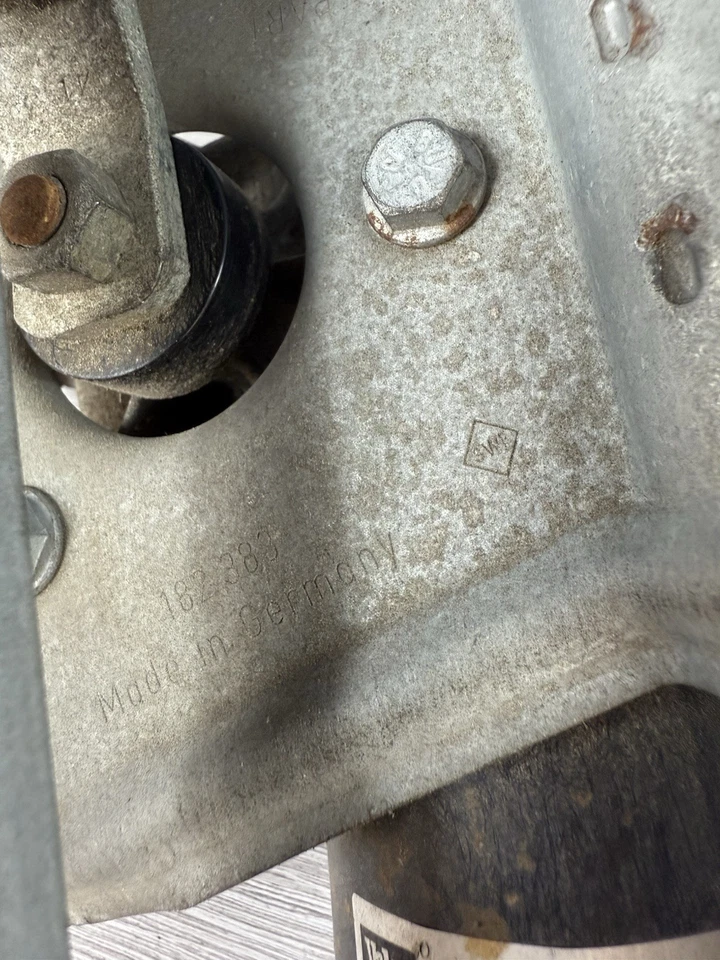 2000-07 VOLVO V70/ XC70 S60 ЭЛЕКТРОДВИГАТЕЛЬ СТЕКЛООЧИСТИТЕЛЯ ПЕРЕДНЕГО СТЕКЛА С МЕХАНИЗМОМ 8648344 - Изображение 3 из 4