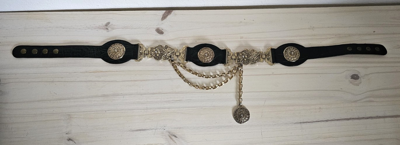 Streets Ahead Black Leather Belt M Brass Chain Medallion Whimsy Renfaire Fairy