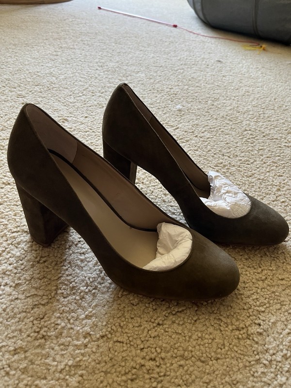 Vintage Olive Green Women’s Designer Pumps Brand New In Box Never Worn Size 10