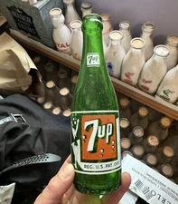 Rare ACL 7 Up Soda Bottle Bubble Girl York PA Green 7 Oz Dated 1952 Nice Colors