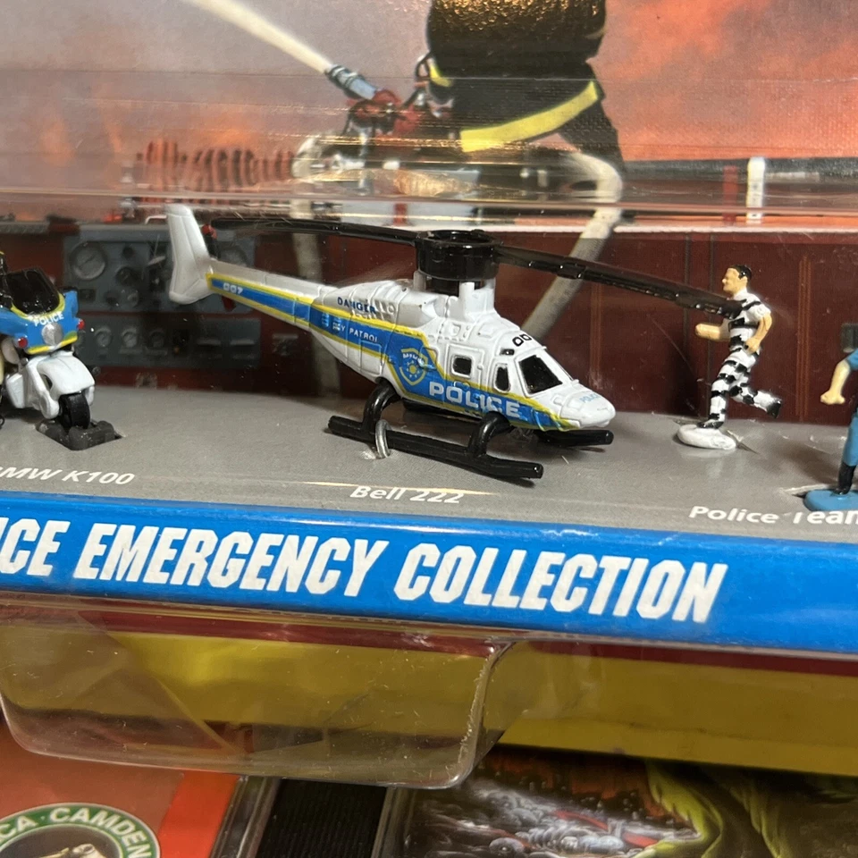 Micro Machines Action Adventures #17 Police Emergency Collection Galoob 1993 NEW - Image 4 of 4