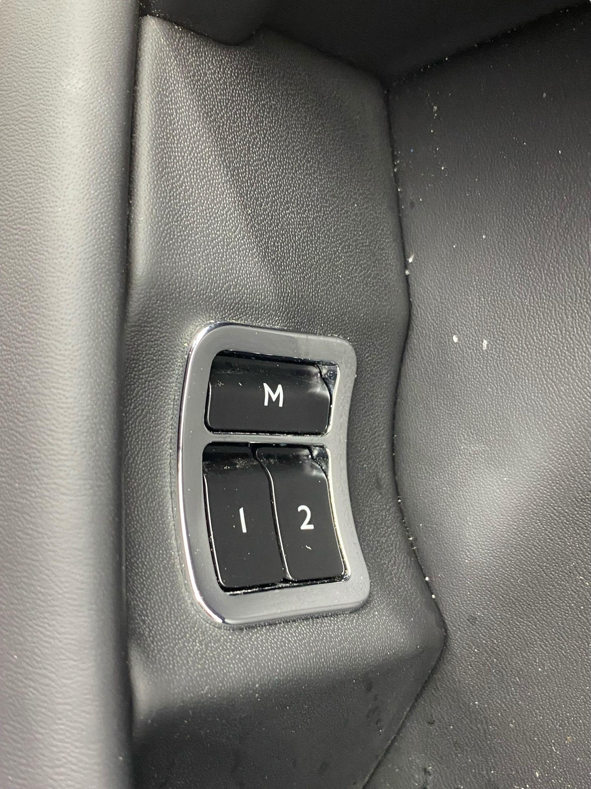 2016-2020 BENTLEY BENTAYGA OEM RH FRONT RIGHT DOOR TRIM PANEL | BELUGA (BB)