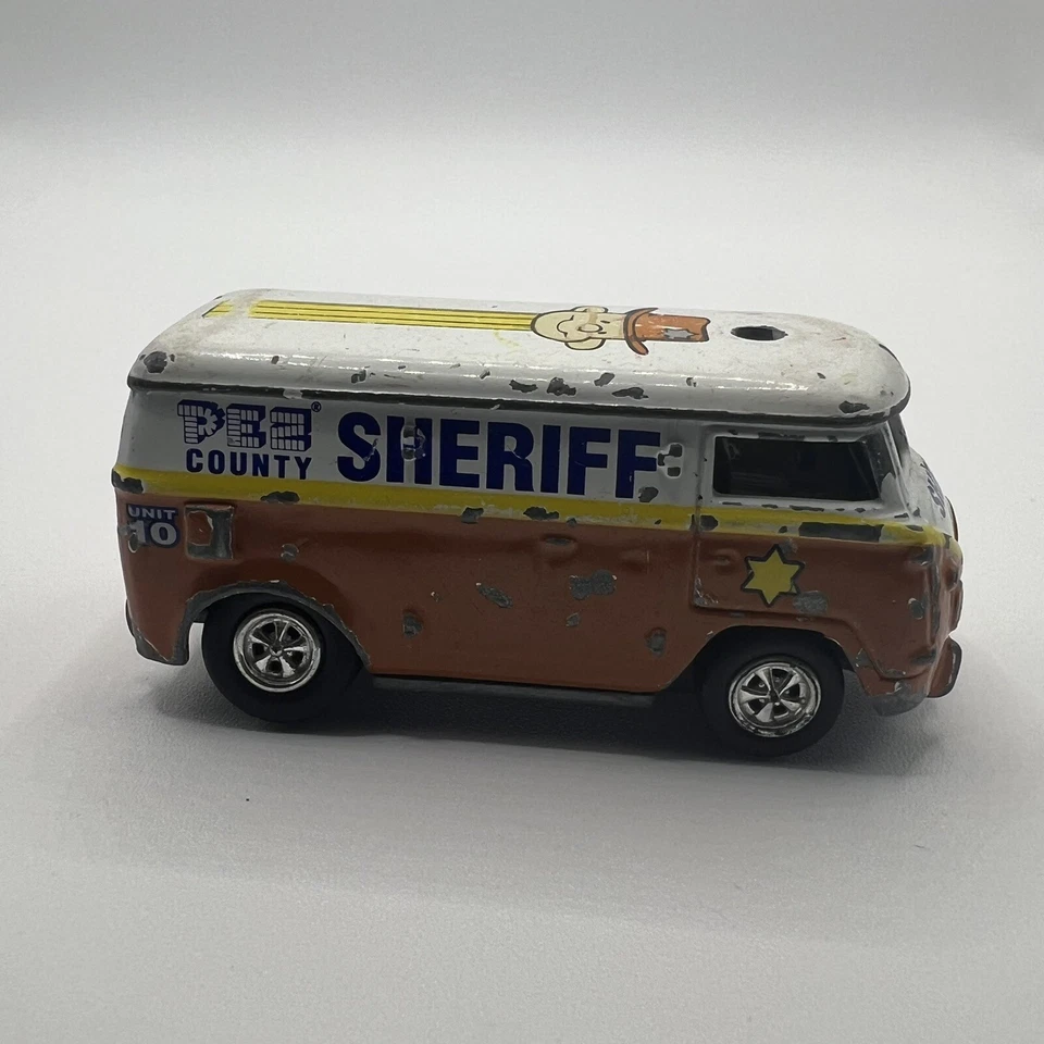 JOHNNY LIGHTNING VOLKSWAGEN BUS PEZ SHERIFF VW BUS WITH REAL RIDERS LOOSE - Image 3 of 4