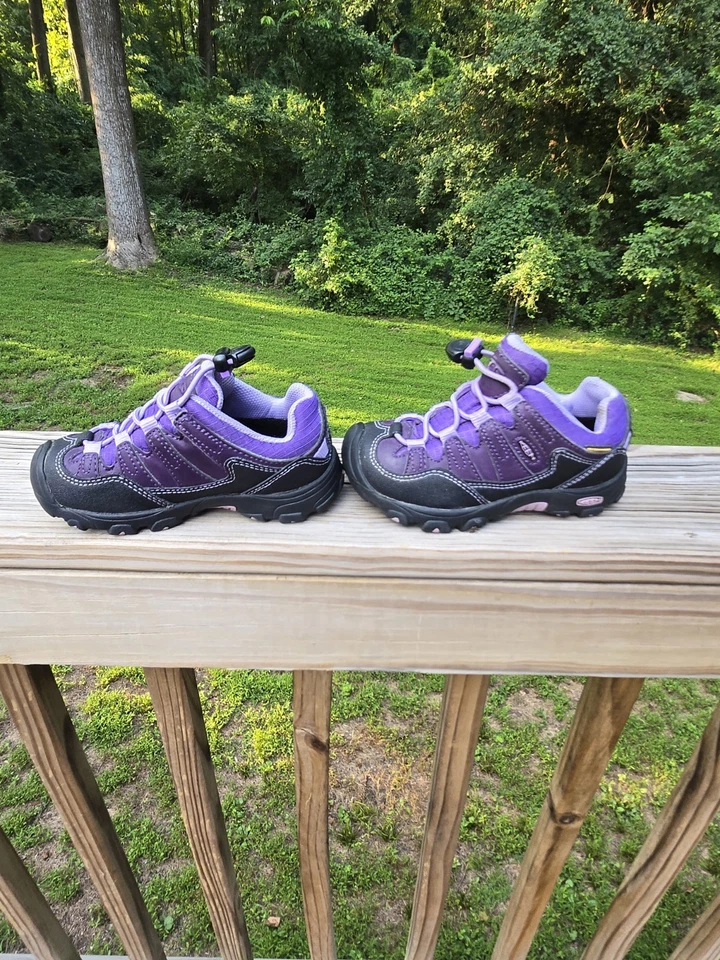 Zapatos de Trail Keen Pagosa Niños Bajos Impermeables Púrpura Negro Senderismo Talla 10 Duraderos Foto 2 de 4