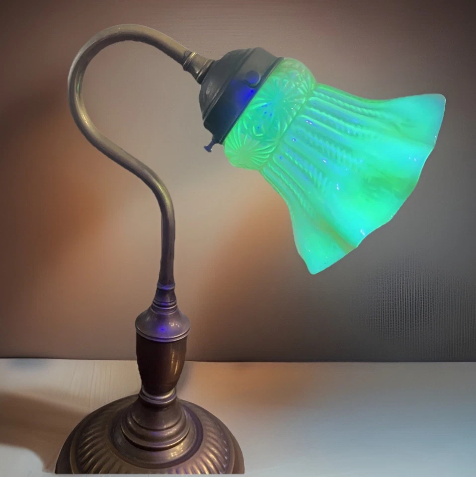 Lâmpada de leitura vintage art déco bronze fundido pesado com vidro tulipa sombra urânio 1900-1940 - Imagem 2 de 4