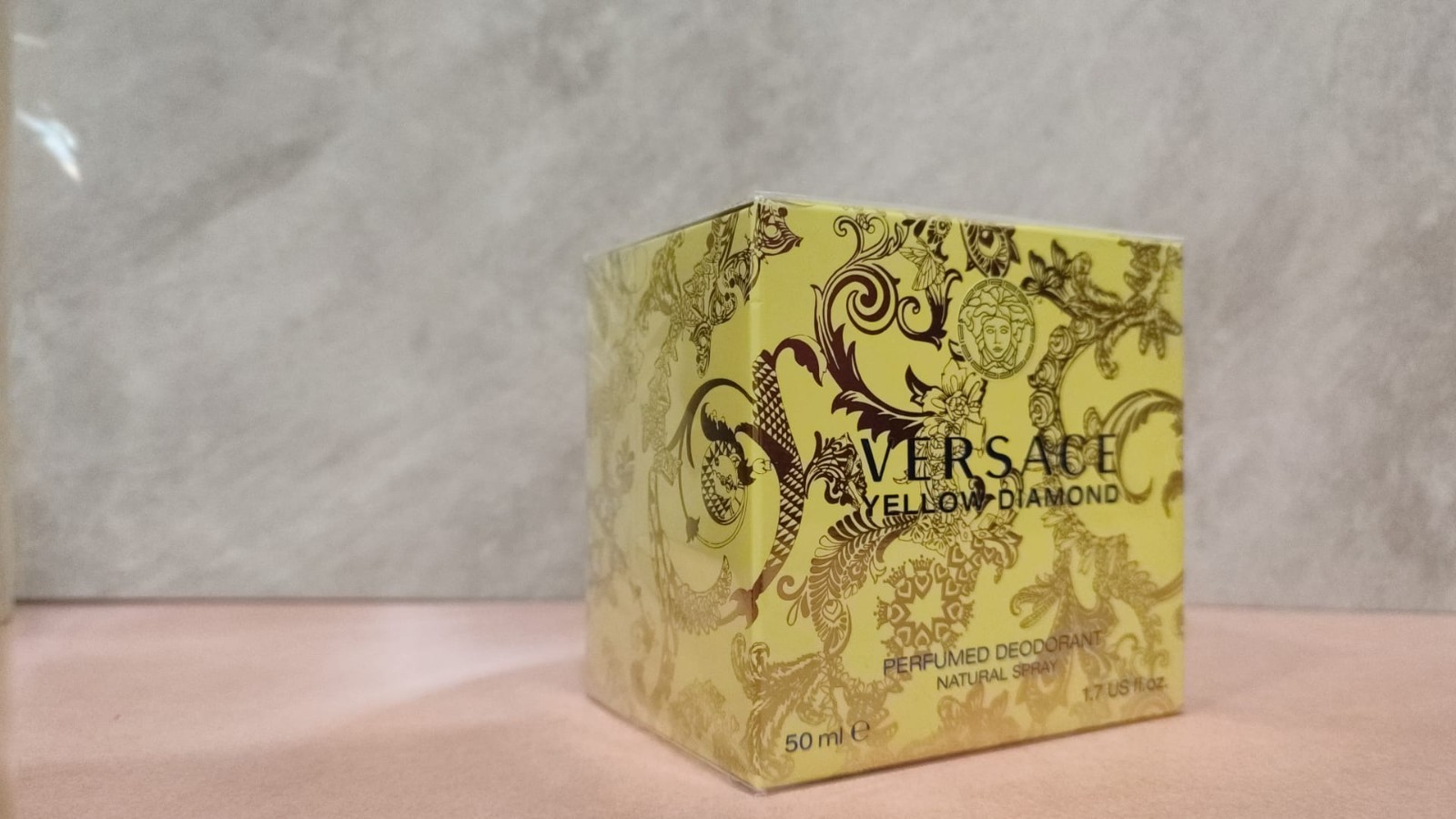 Versace yellow diamond deodorante spray 50ml - Immagine 2
