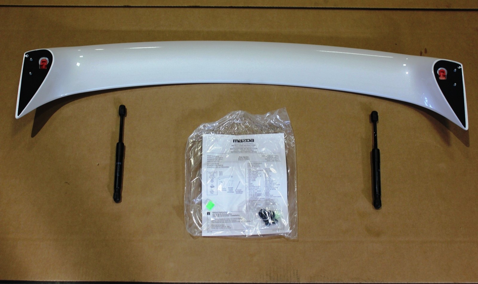 2006 Mazda 3 Spoiler Whitewater Pearl 00008YL2164 New Old Stock NOS OEM Factory