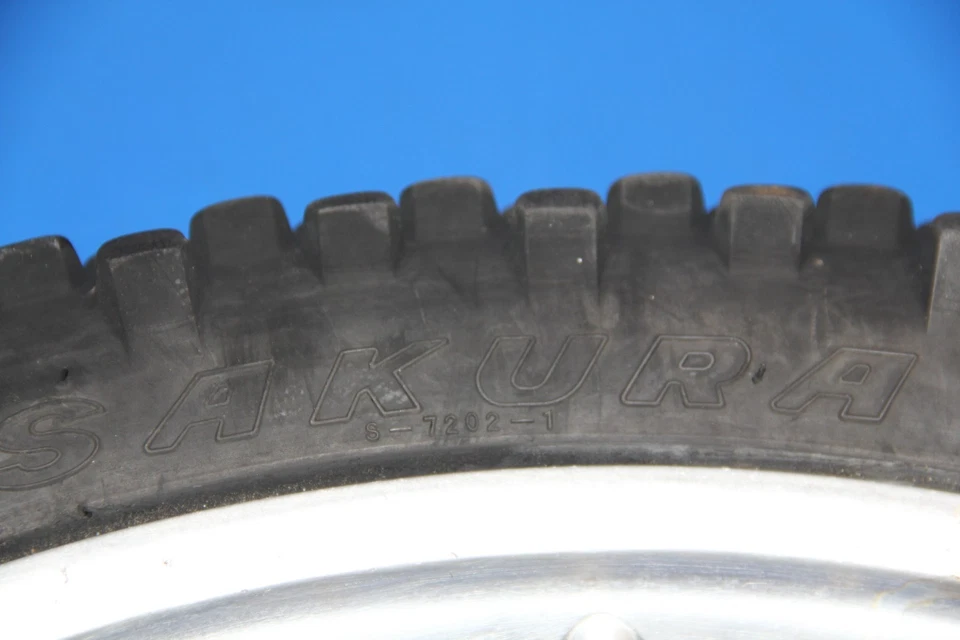 CR125R CR250R CR500R 1994 llanta delantera radios centrales buje husillo rotor neumático Foto 4 de 4