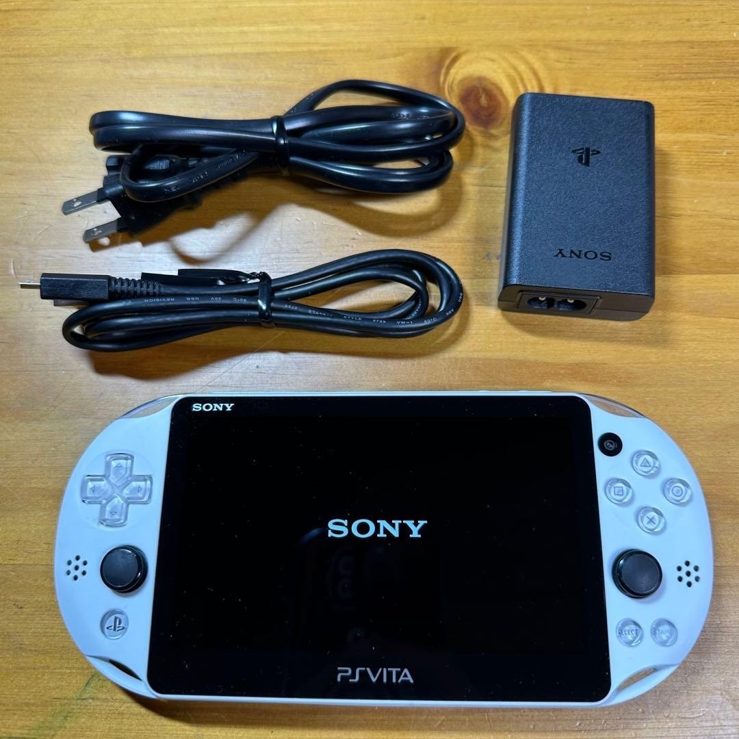 PSVita 2000 Console Glacier White 5926 From Japan