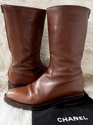 Chanel Lammfell Logo Stiefel Größe 37