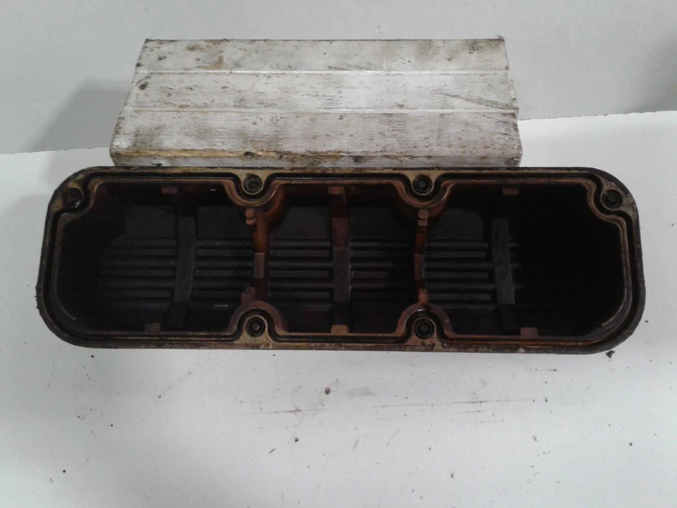 Used Engine Valve Cover fits: 2004 Pontiac Grand prix Valve Cover Grade A - Image 2 of 4